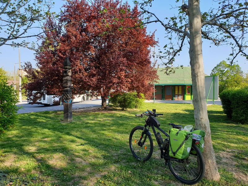 2019-04-19 08.26.18R